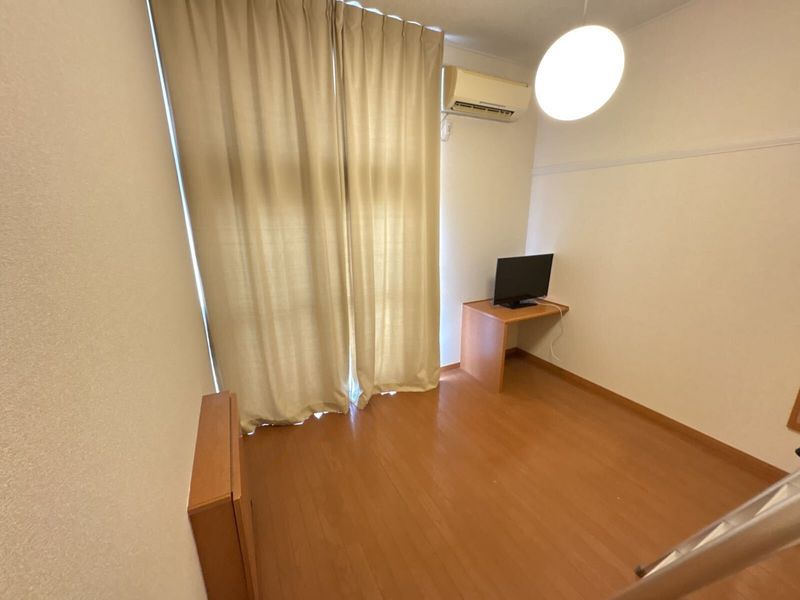 レオパレスルナシャインⅡ 居間