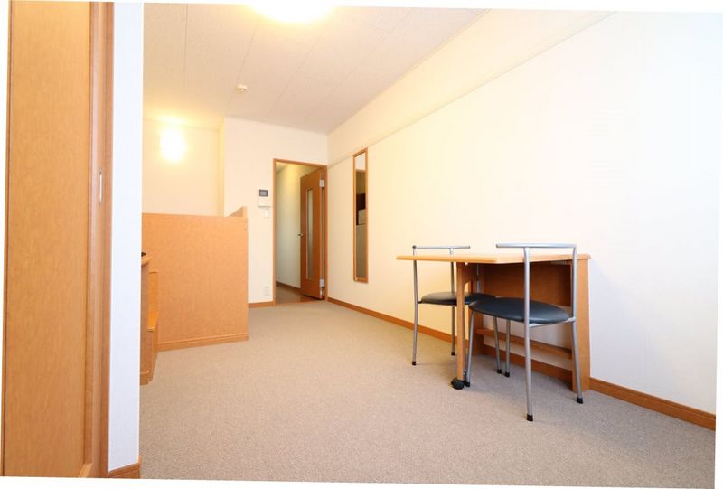 レオパレスなかの 居間