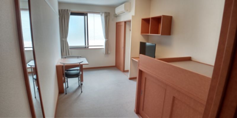 レオパレスドミール小倉 居間
