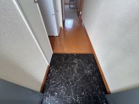 レオパレスクレシア 玄関