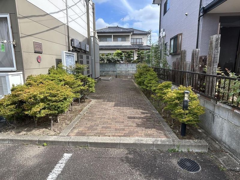 レオパレスワンズヴィレッジ大宮 エントランス
