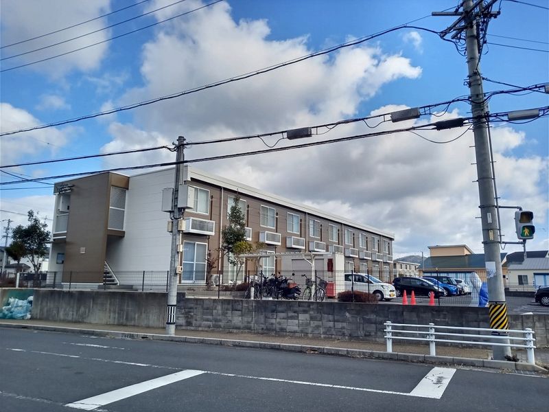 レオパレスハネカ 外観