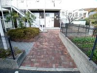 レオパレスＵｒｂａｎ　Ｆｏｒｅｓｔ エントランス