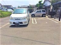 レオネクストコンフォール 駐車場