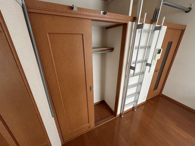 レオパレスクレール本内 収納