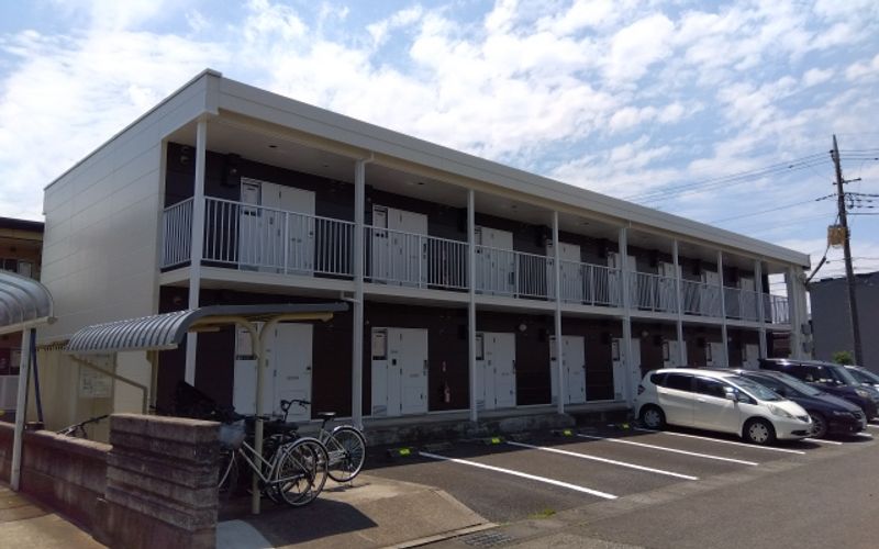 レオパレスボンジュールⅡ 駐車場