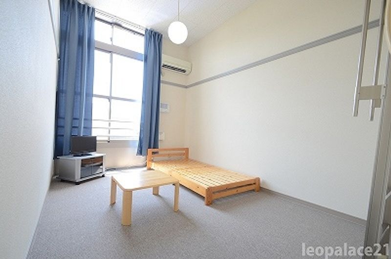 レオパレスＤＥＮ 居間