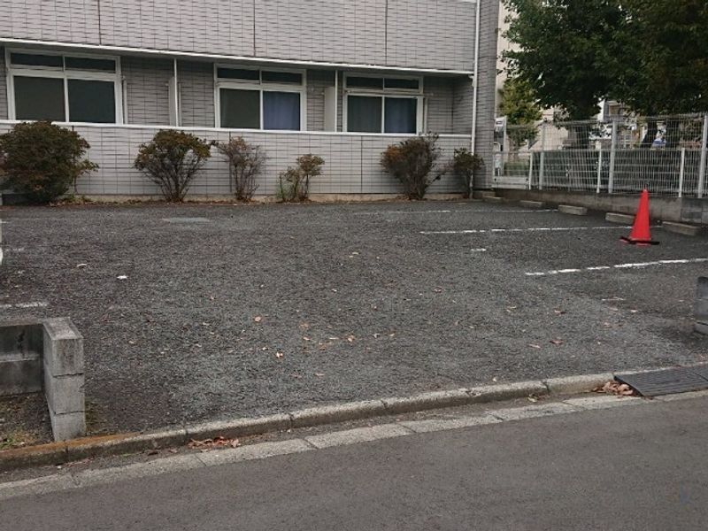 レオパレス湘南２１ 駐車場