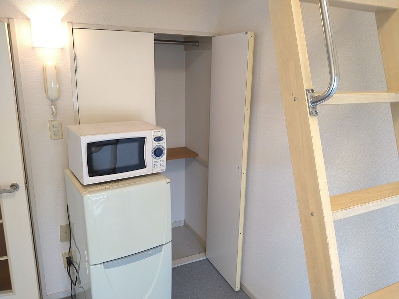 レオパレスエイコーン 収納