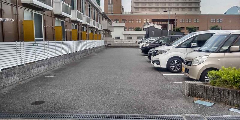 レオパレスアドリア館 駐車場