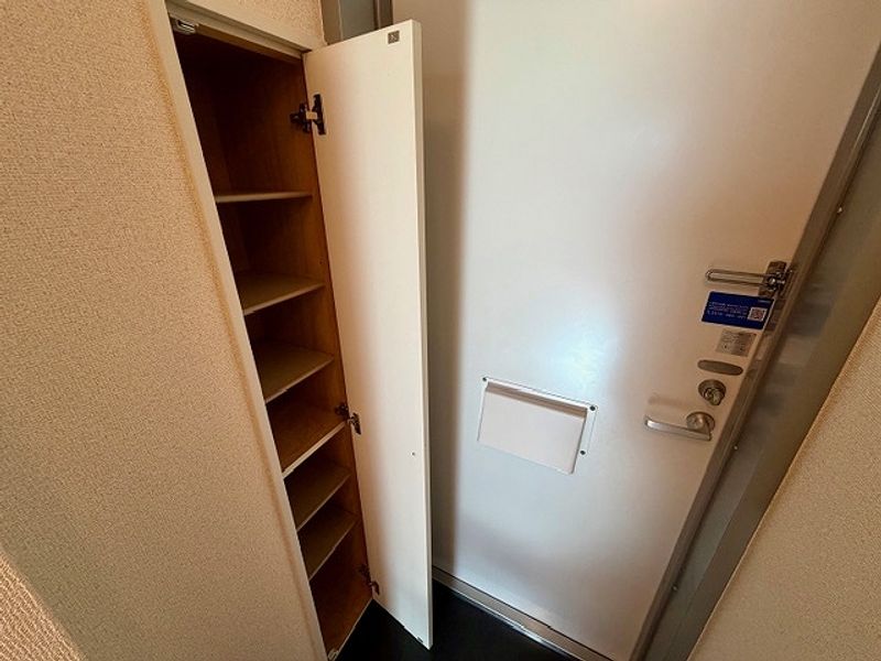 レオパレス双葉 玄関