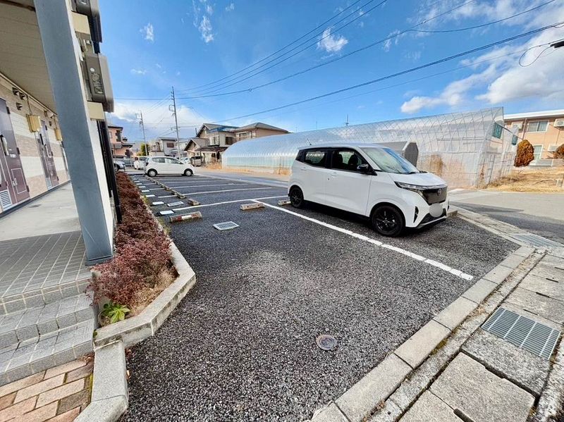 レオパレスＺＥＲＯ 駐車場
