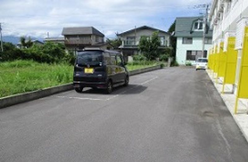 レオパレス城南 駐車場