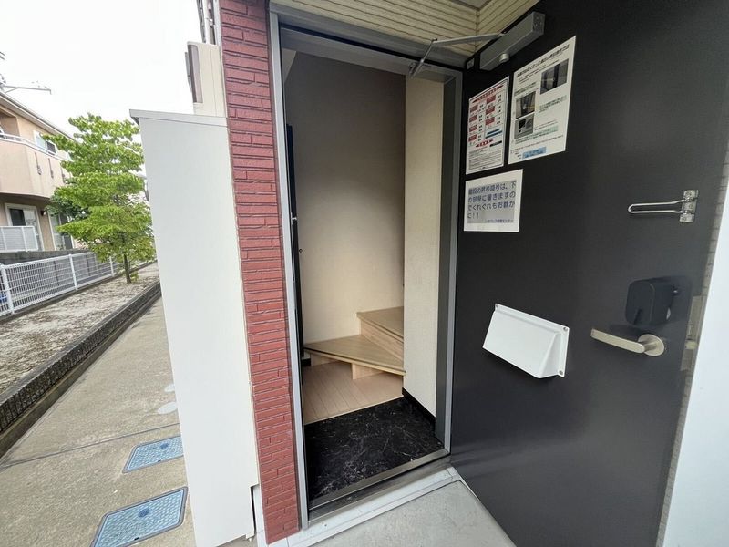 レオネクスト段々 玄関