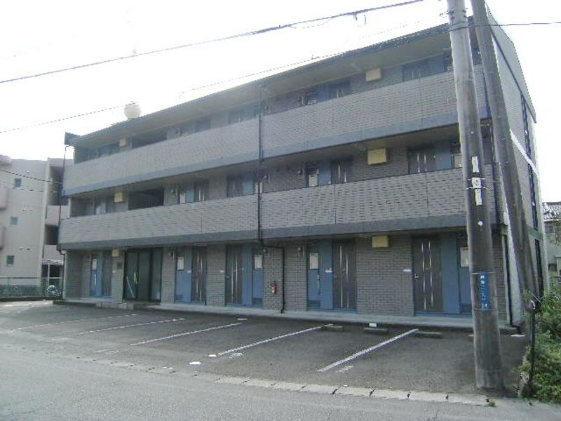レオパレスタカダ 外観