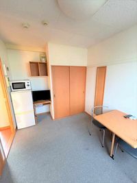 レオパレスリバーフィールドⅡ 居間