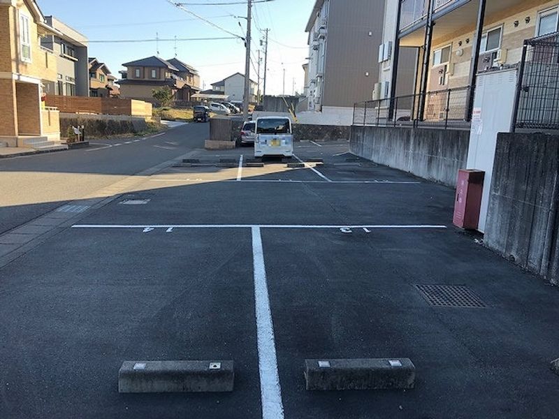 レオパレスベアフルート 駐車場