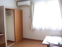 レオパレスタウンコート 居間