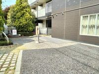 レオパレスＫウッズⅡ エントランス