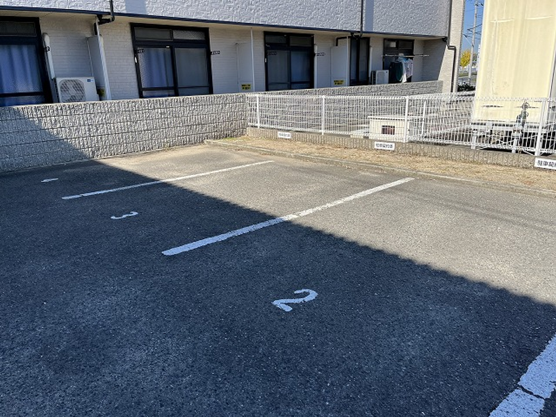 レオパレスグリーンエイジ 駐車場