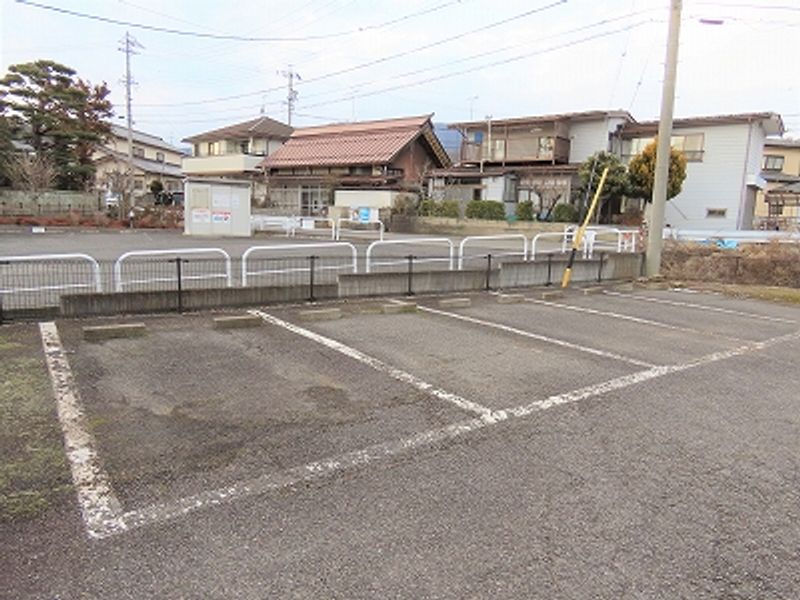 レオパレスＫＯＨＡＮ 駐車場