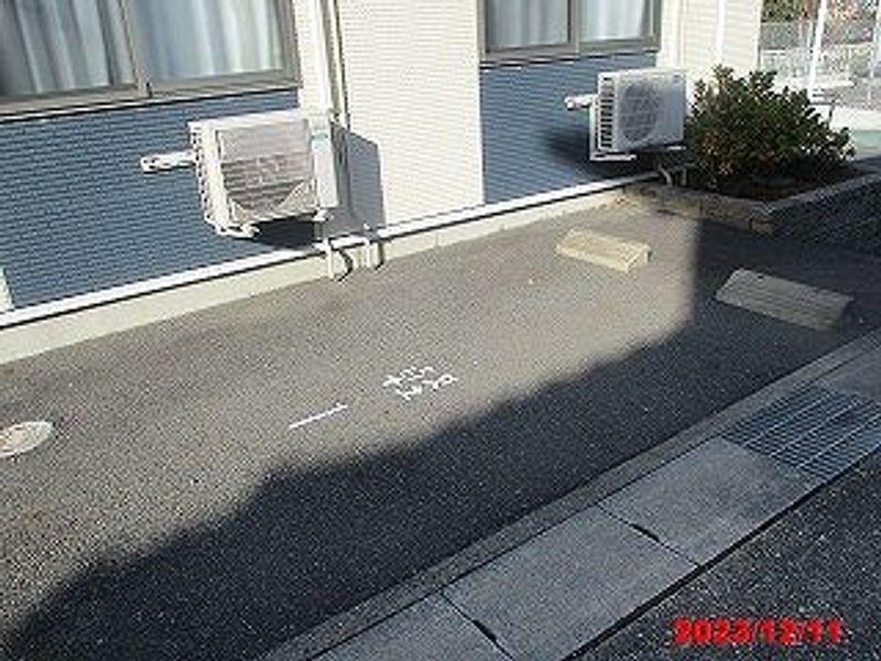 レオネクスト池場 駐車場