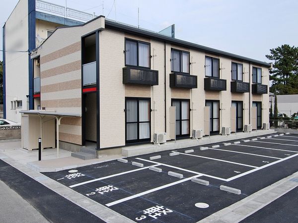レオパレスプラージュ羽津 外観