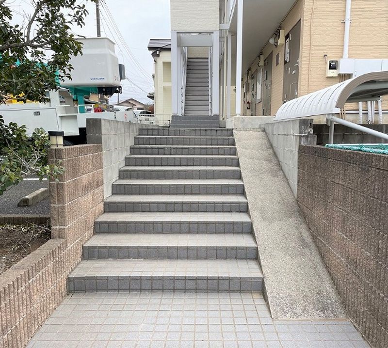 レオパレスＪＵＮⅡ エントランス