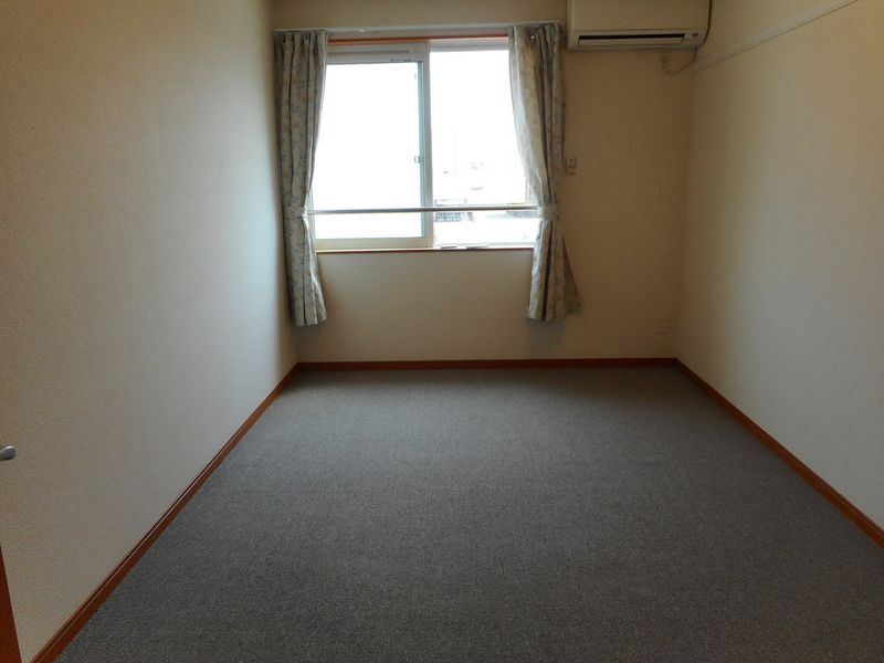 レオパレスＨＫ寿町 居間
