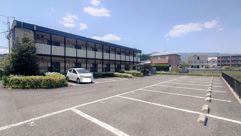レオパレスアクアラグナ 駐車場
