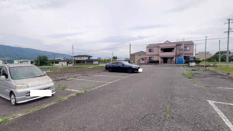 レオパレスパストラル 駐車場
