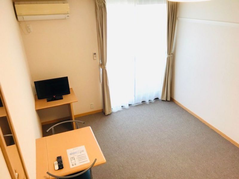 レオパレスルーチェ４ 居間