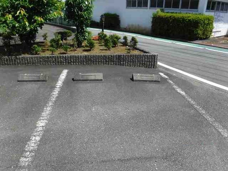 レオパレスＫＡＪＩＹＡＭＡ 駐車場