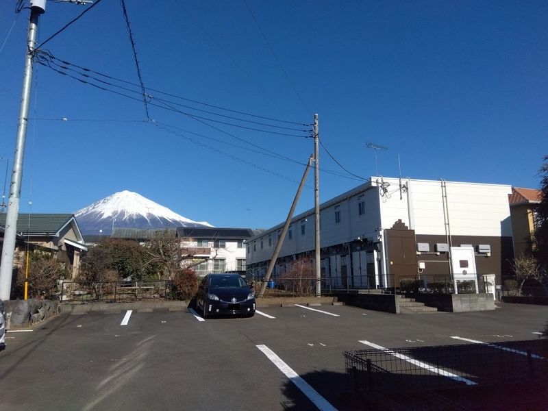 レオパレスエトワール 駐車場
