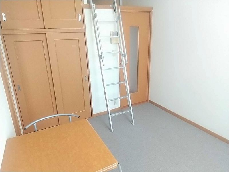 レオパレスリベルテ 居間