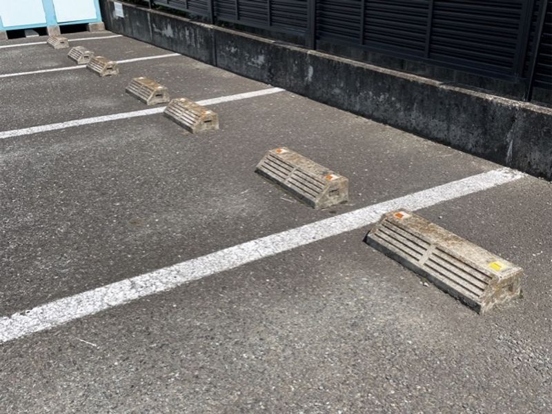 レオパレス清水 駐車場