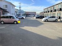 レオパレスアベニールノムラⅢ 駐車場