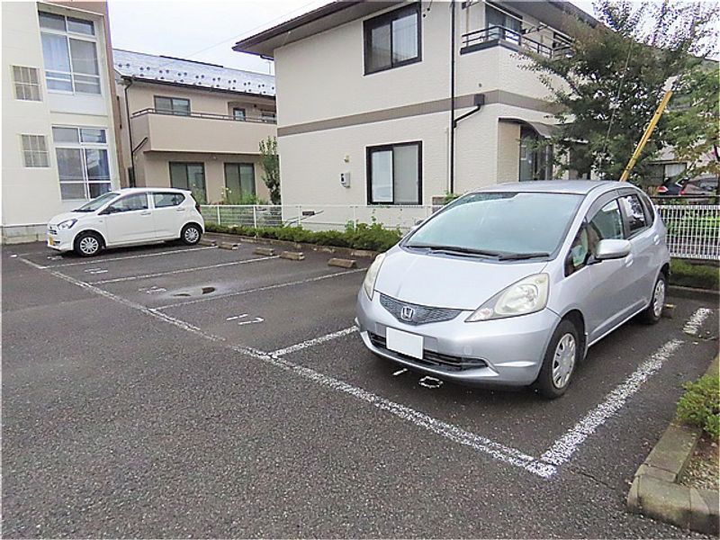 レオパレスＳ・Ｋ 駐車場