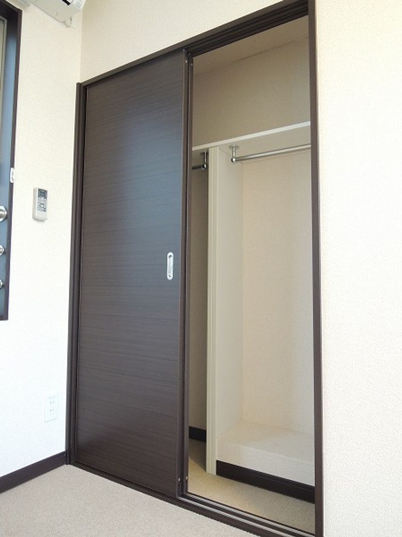 LEONEXT First Lich Kho lưu trữ