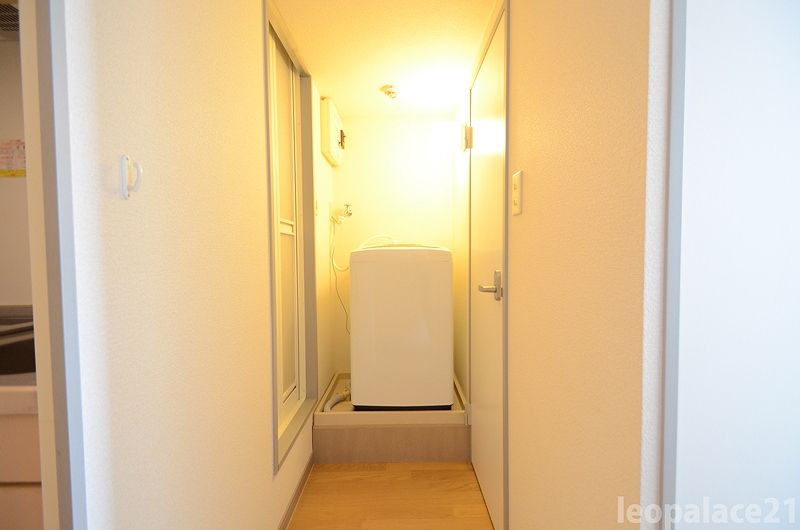レオパレスフローラ 洗面所