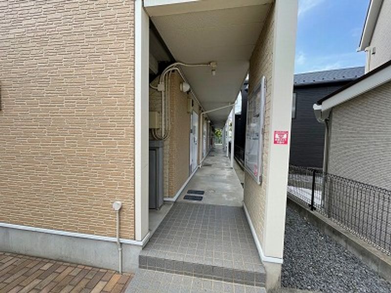 レオパレスＫＯＭＵＧＩ エントランス