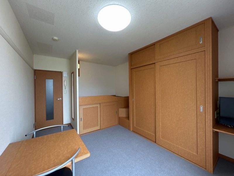 レオパレス広町 居間