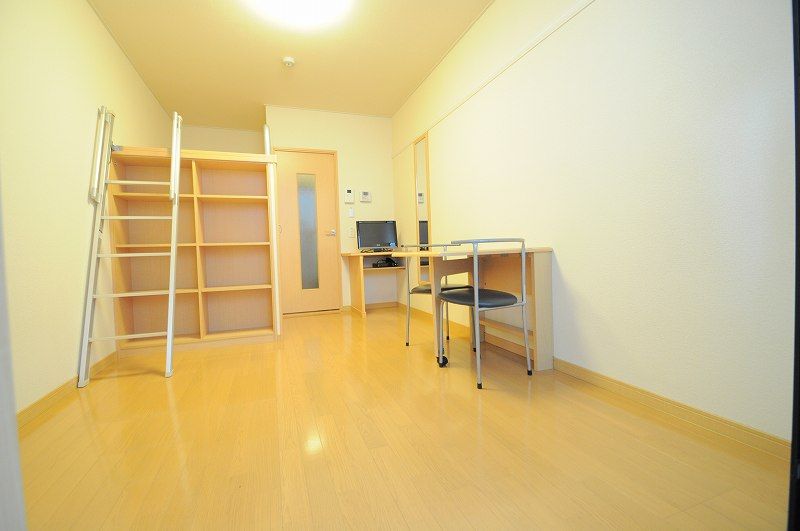 レオパレスオトワ 居間