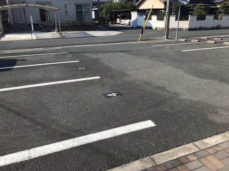レオパレスサンフラウア 駐車場