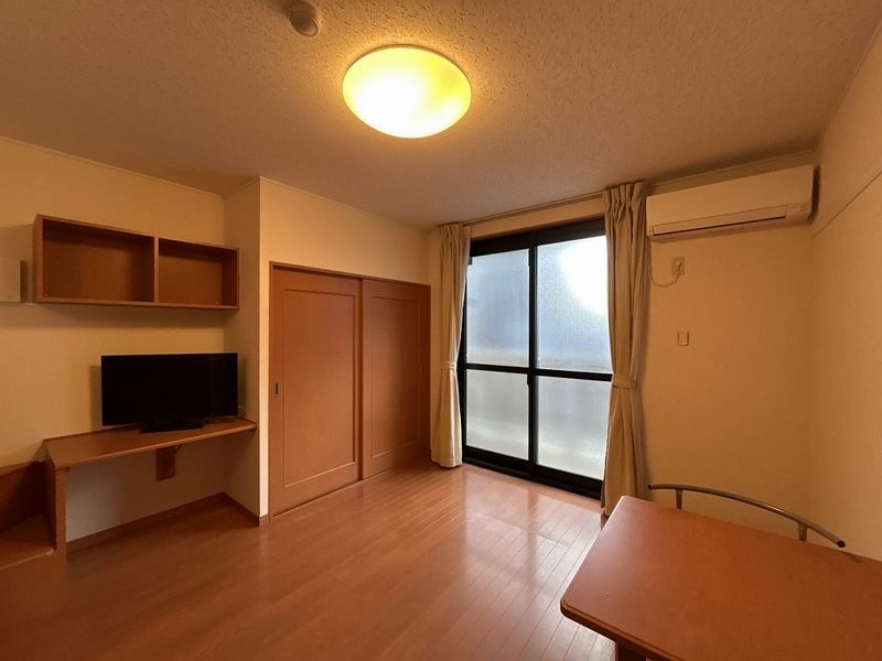 レオパレスクレスト川越 居間