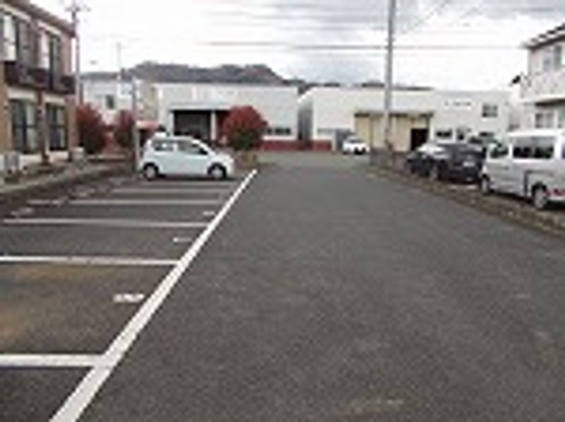 レオパレスアイミ１ 駐車場