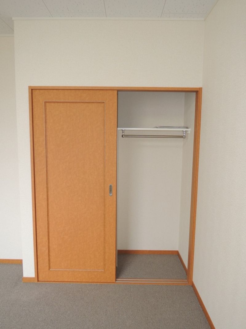 レオパレスコンフォート石山Ⅱ 収納