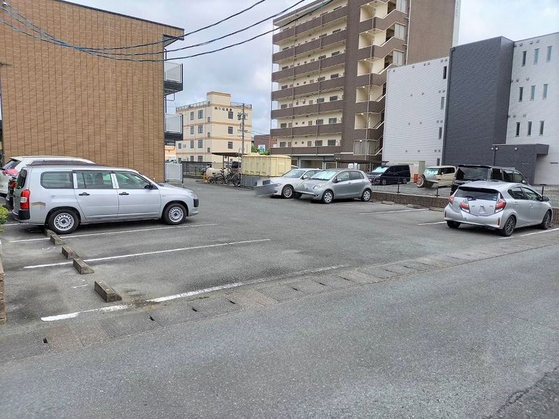 レオパレスＭｉｎｏｗａ 駐車場