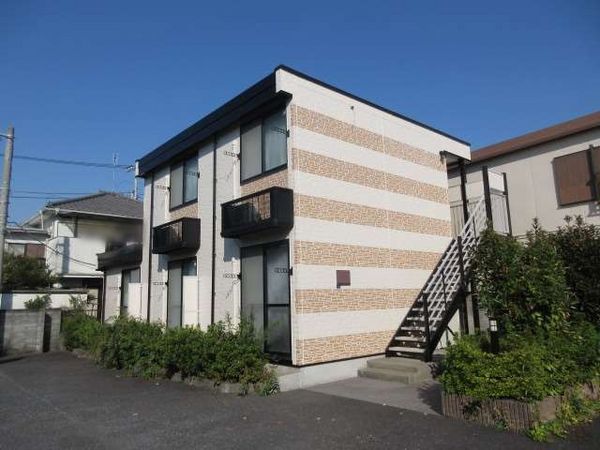 レオパレスエミール 外観