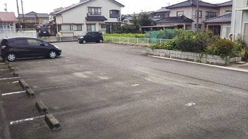 レオパレスＪｕｎ 駐車場
